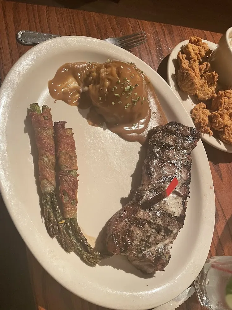 Steak Potatoes and Asparagus